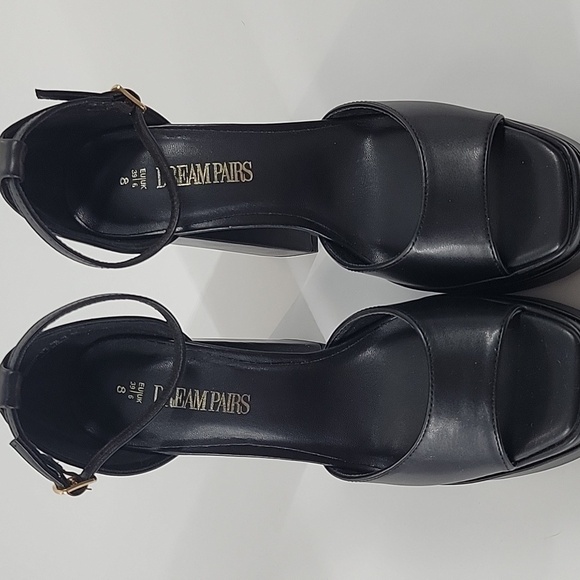 Black Platform Heels New In Box - Picture 13 of 16